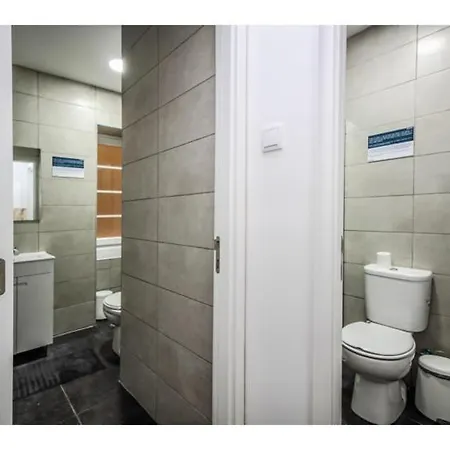 Apartment Houze Spacious 9 Bedroom Flat In Central Lisbon *